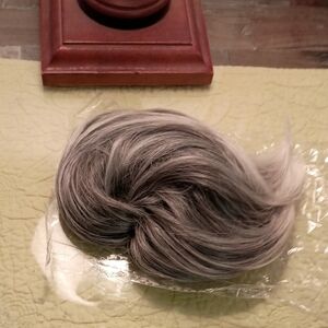 Elegant Gray Hairpiece